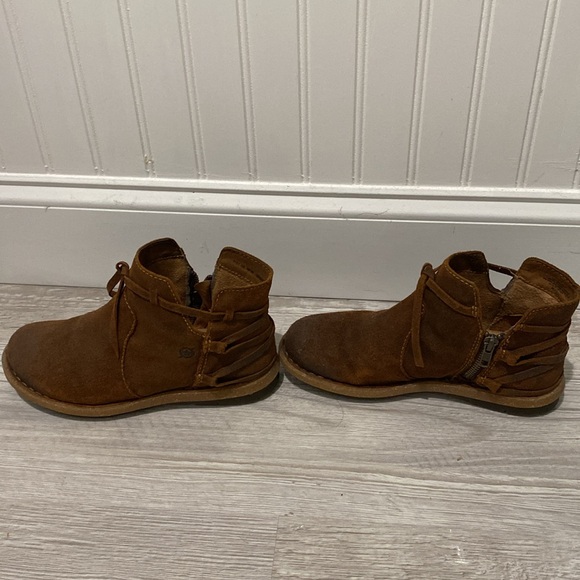 BORN boots - Picture 3 of 6